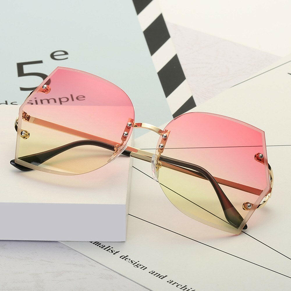 Fashion Ocean Film Sunglasses Eyeglass UV 400 Protection Irregular Lens Sunglasses for Men and Women